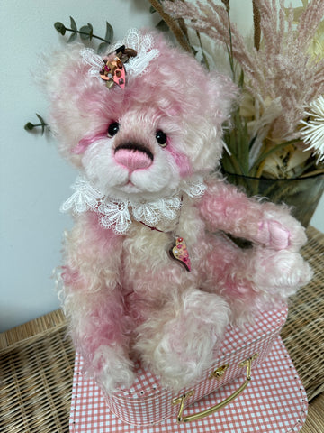 2023 Isabelle Collection Raphaelite Limited Edition Teddy Bear No 202
