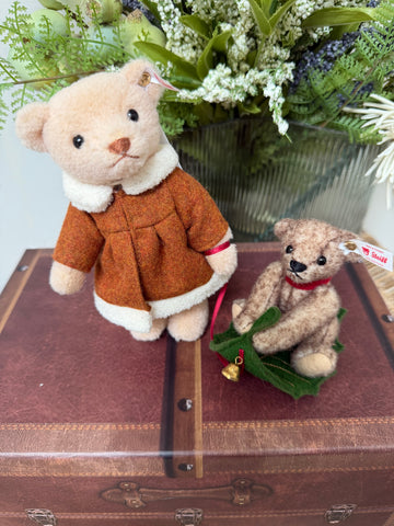 Mama Teddy Bear with child on Holly Express No 442