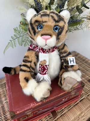 Taradiddle Charlie Bears Paw Store Exclusive Plush Collection Tiger