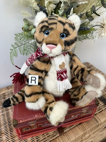 Taradiddle Charlie Bears Paw Store Exclusive Plush Collection Tiger