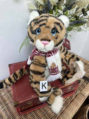 Taradiddle Charlie Bears Paw Store Exclusive Plush Collection Tiger