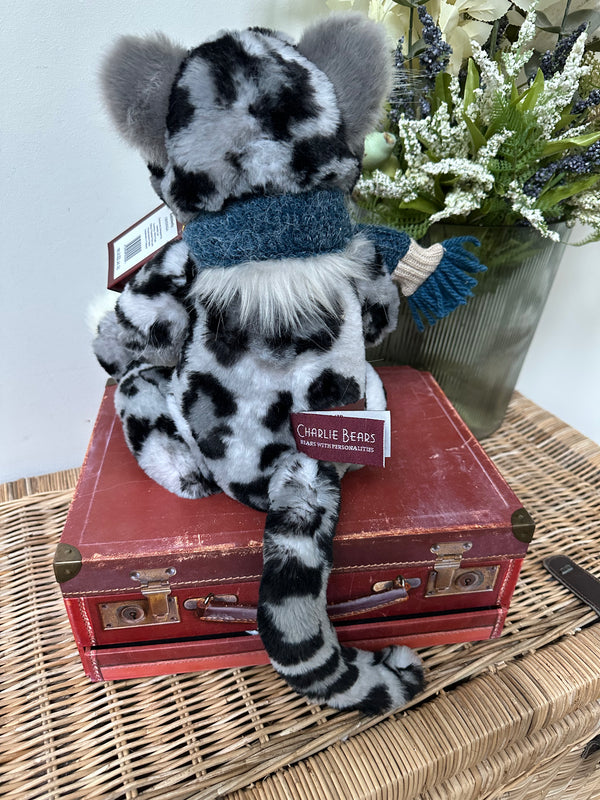 Babbledy Paw Store Exclusive Charlie Bears Plush Collection Snow Leopard