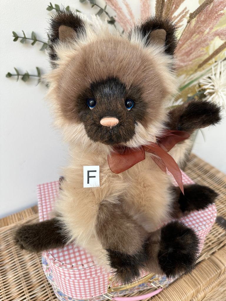 Queenie Plush Charlie Bears Ragdoll Kitten Cat – Lovely Bears