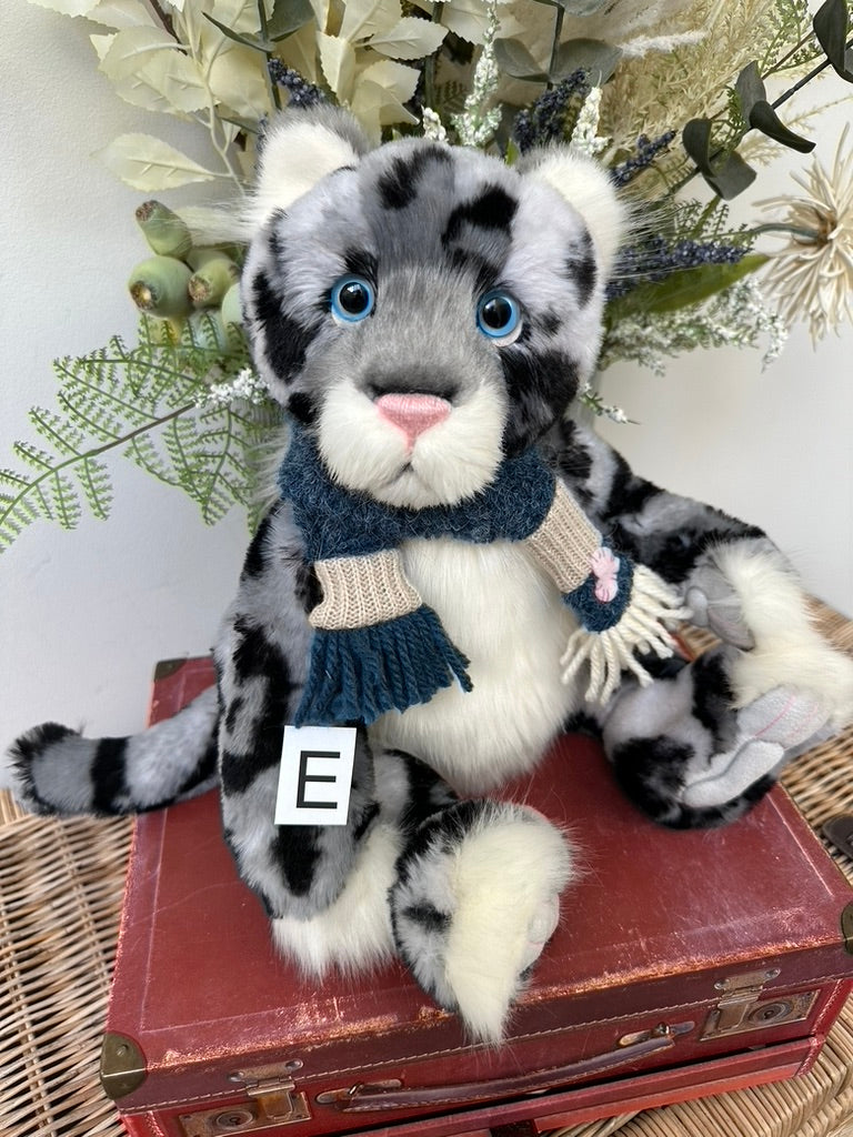 Babbledy Paw Store Exclusive Charlie Bears Plush Collection Snow Leopard