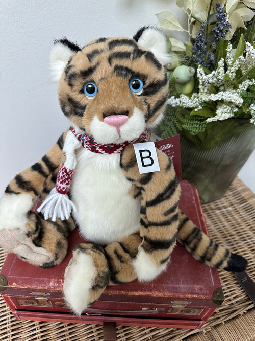 Taradiddle Charlie Bears Paw Store Exclusive Plush Collection Tiger