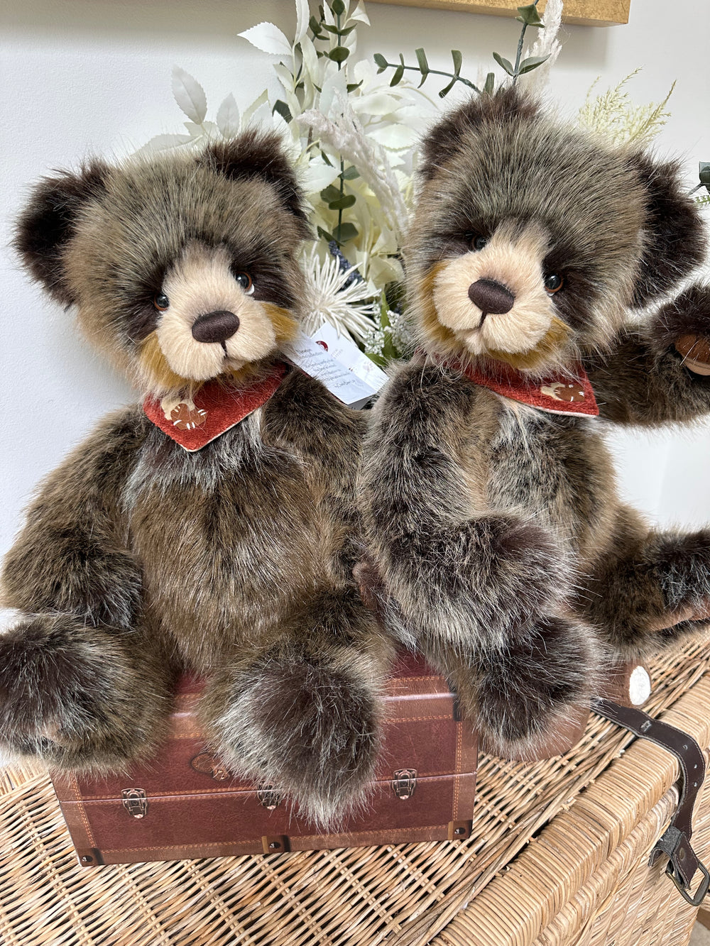 Newton Plush Collection Charlie Bears Plumo Teddy Bear