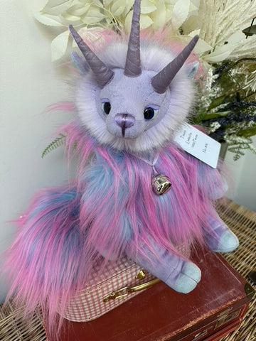 Tricorn Charlie Bears 2024 The Labyrinth Plush Collection 806