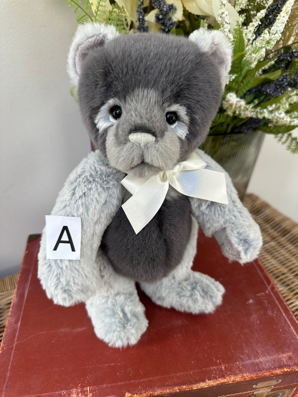 Miss Hap Charlie Bears Standing Plush Collection Teddy Bear