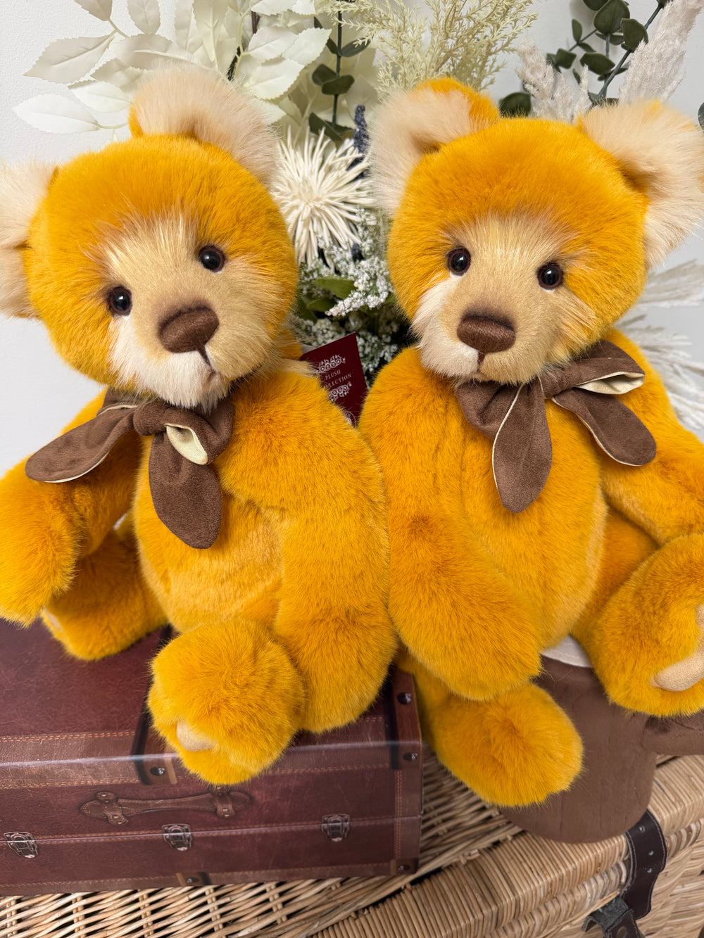 Mrs Jones Charlie Bears Golden Plush Collection Teddy Bear