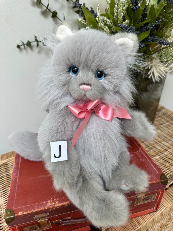 Dibbinsdale Charlie Bears Plush Collection Kitten Cat