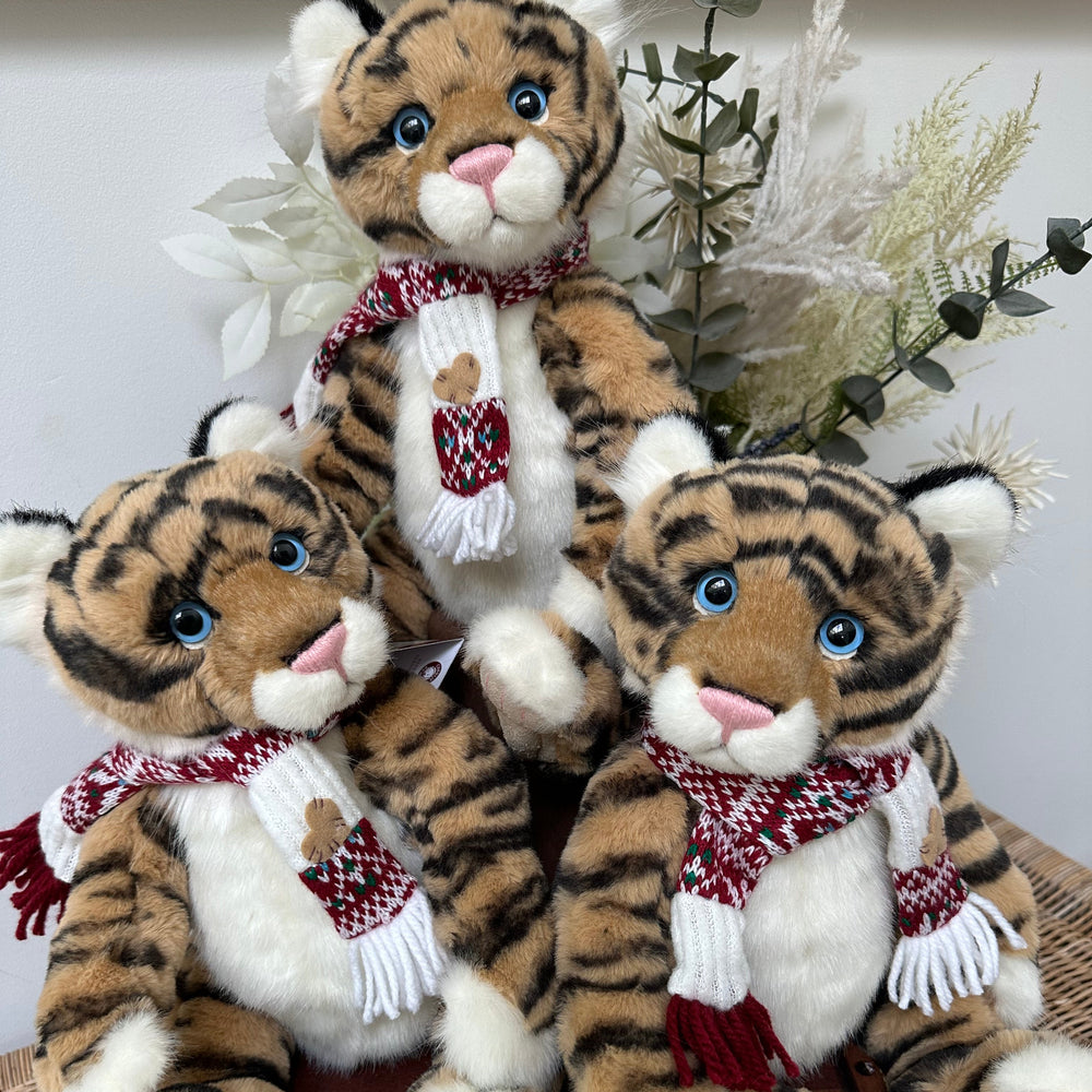 Taradiddle Charlie Bears Paw Store Exclusive Plush Collection Tiger