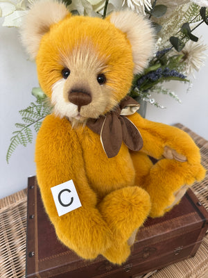 Mrs Jones Charlie Bears Golden Plush Collection Teddy Bear