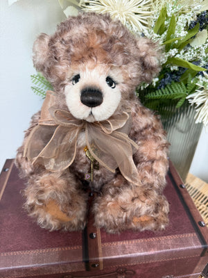 Camelot Charlie Bears Isabelle Limited Edition Mohair / Alpaca Collectable Bear No 221