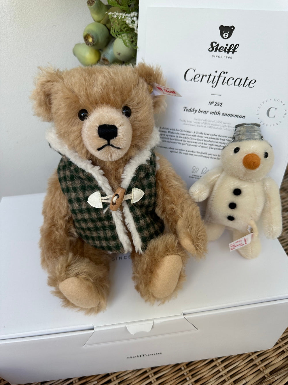 Teddy Bear with Snowman Steiff Limited Edition Christmas New Release No 252