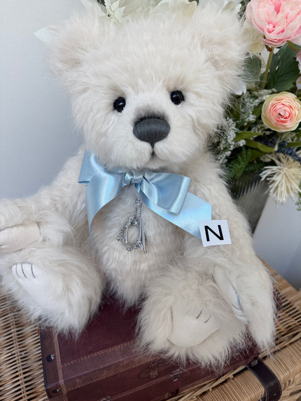 Snowden Charlie Bears 2026 Plush Collection Growler Teddy Bear