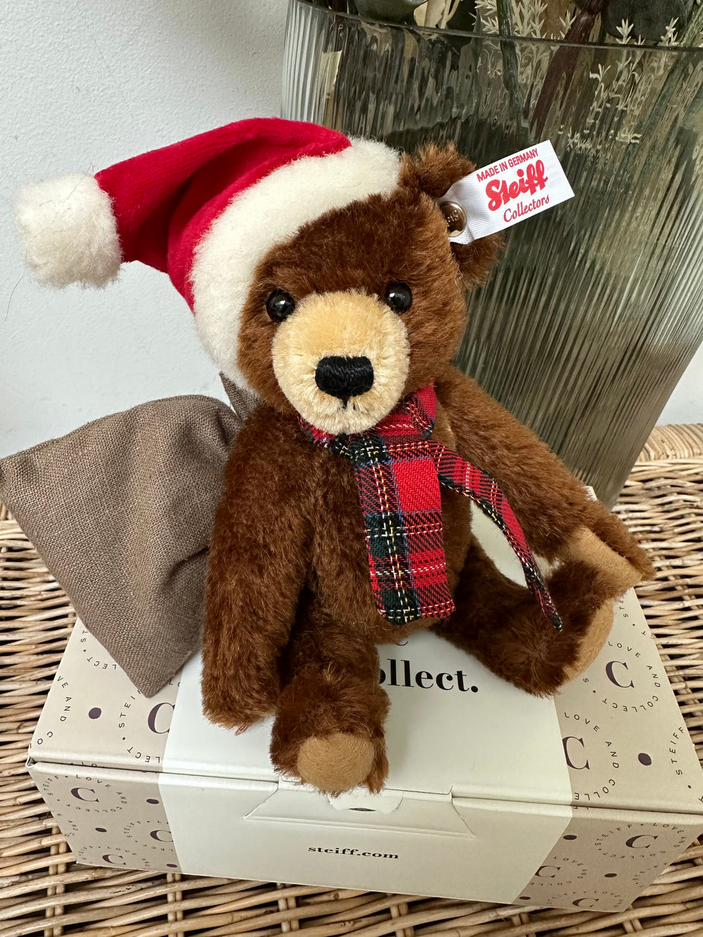Santa Claus Steiff Christmas Limited Edition Teddy Bear Number 206