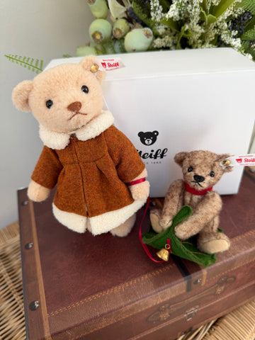 Mama Teddy Bear with child on Holly Express No 442