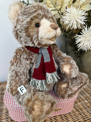 Doze Charlie Bears Plush Collection Plumo Giggler Teddy Bear