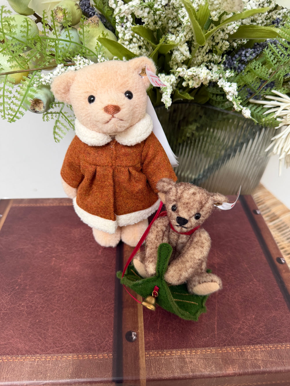 Mama Teddy Bear with child on Holly Express No 18