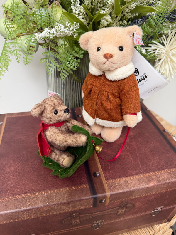 Mama Teddy Bear with child on Holly Express No 18