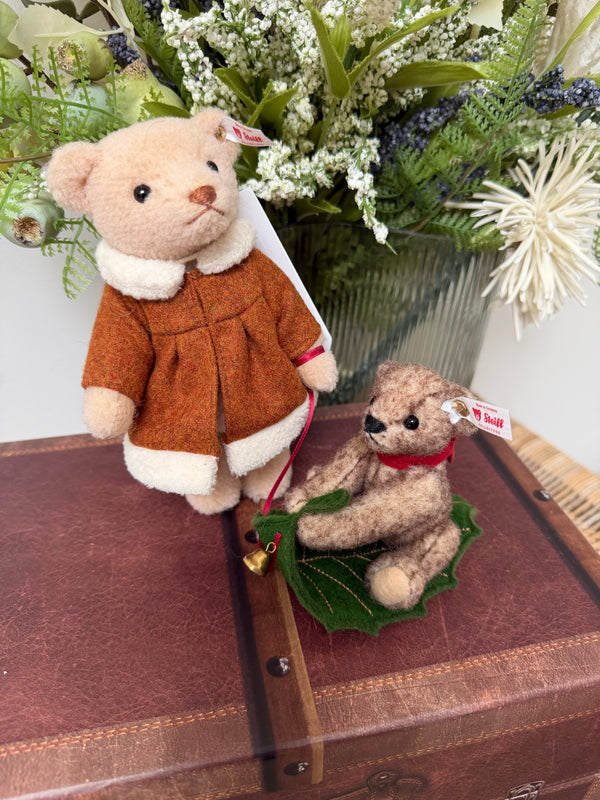Mama Teddy Bear with child on Holly Express No 442