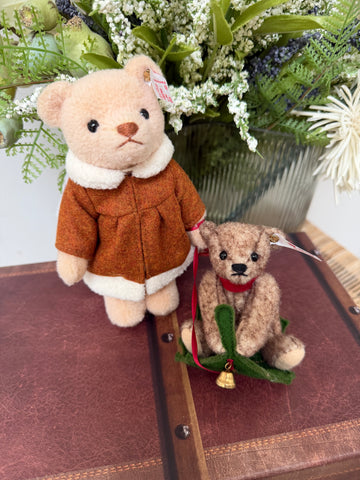 Mama Teddy Bear with child on Holly Express No 428