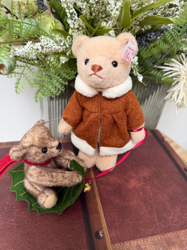 Mama Teddy Bear with child on Holly Express No 428