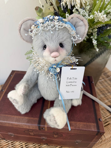 Folk Tale Isabelle Collection Limited Edition Mouse No 192