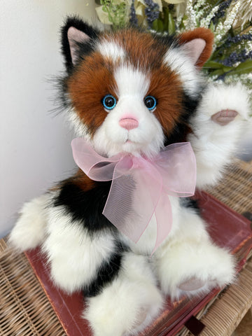 La Di Dah 2022 Plush Charlie Bears Kitten Pussy Cat