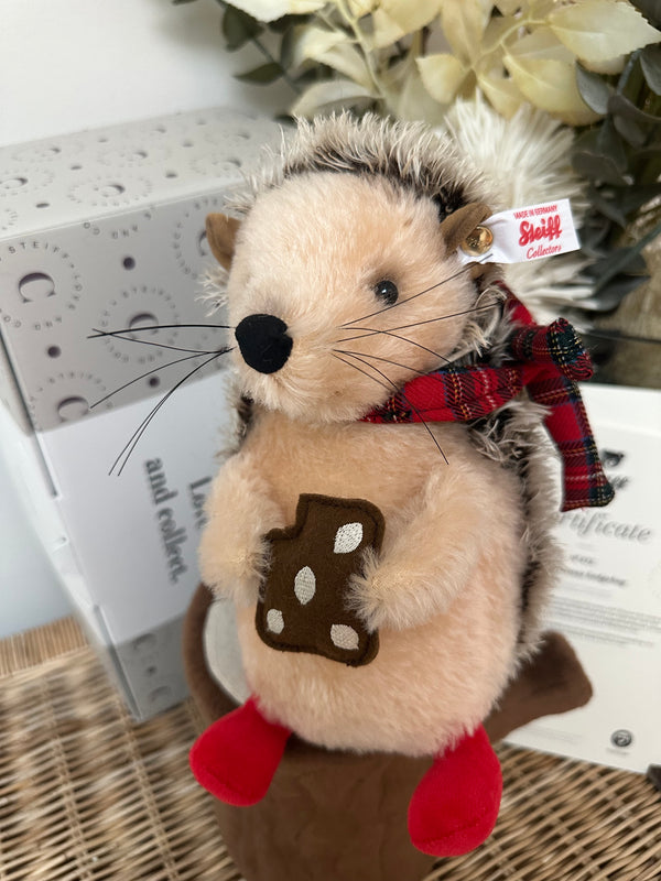 Ivo Christmas Hedgehog Steiff 2023 Christmas Collection No 472