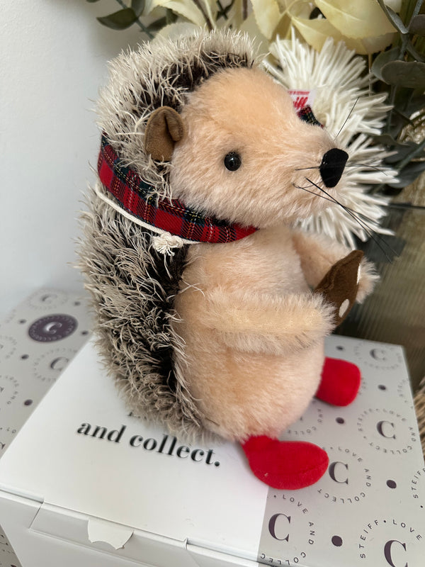 Ivo Christmas Hedgehog Steiff 2023 Christmas Collection No 472