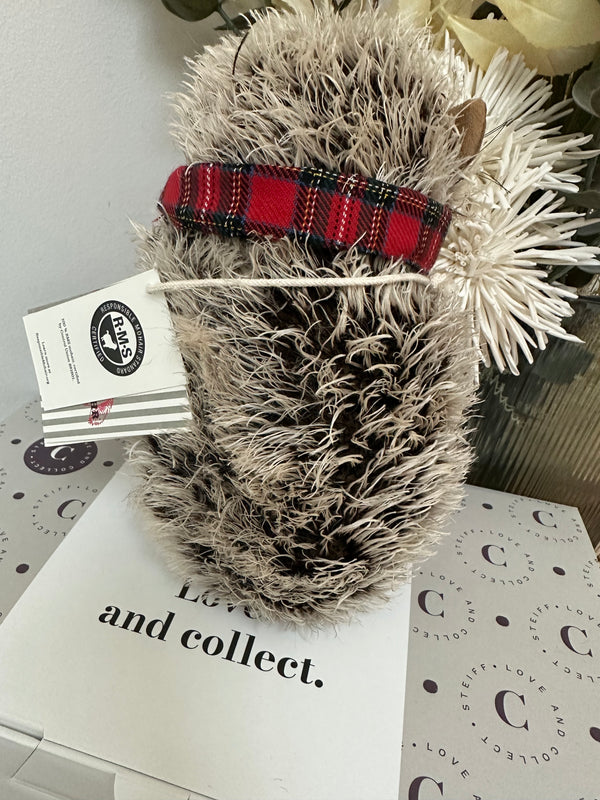 Ivo Christmas Hedgehog Steiff 2023 Christmas Collection No 472