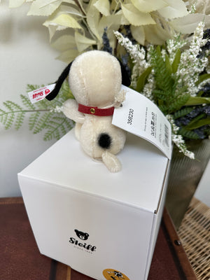 Miniature 9cm Snoopy with Heart Steiff Limited Edition No 1779