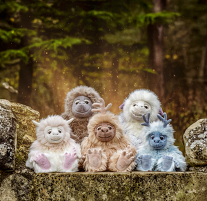 Oomph Bearhouse by Charlie Bears Plush 25cm Yetti