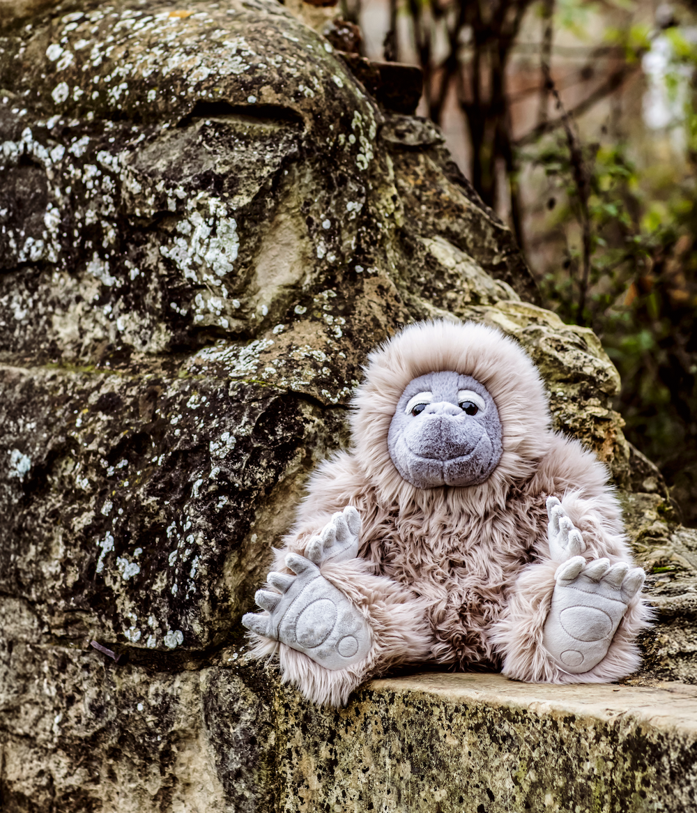 Thud Bearhouse by Charlie Bears Plush 36cm Yetti