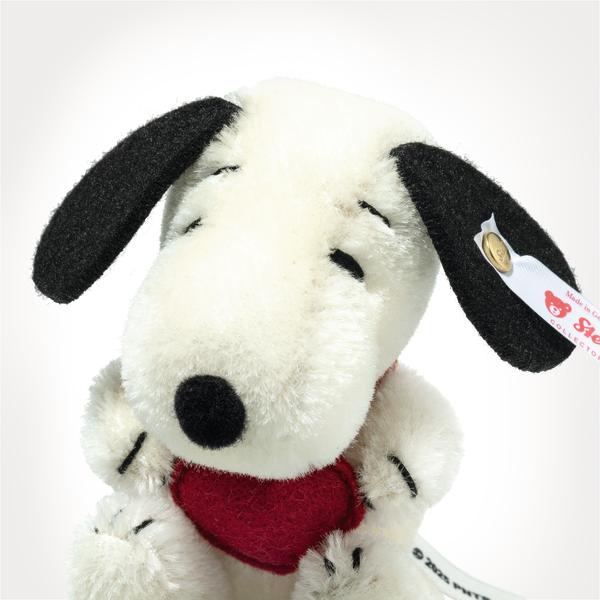 Miniature 9cm Snoopy with Heart Steiff Limited Edition No 1779